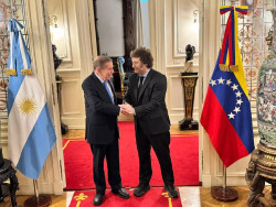 Milei recibe a Edmundo González en Argentina: "La casa de los venezolanos del mundo"