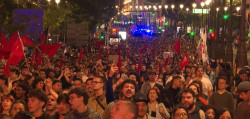 Miles de manifestantes por la vivienda marchan hacia Cibeles convocados por la Coordinadora Juvenil Socialista