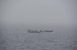 Mueren dos migrantes tras hundirse su embarcaci&oacute;n cuando trataban de llegar a Reino Unido desde Francia