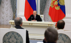 Putin propone quedarse con el este de Ucrania a cambio de congelar la ofensiva como condici&oacute;n de paz
