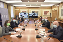 Sanidad y CCAA analizan hoy el plan de vacunaci&oacute;n del Covid