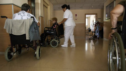 Tarde y mal.      Jos&eacute; Antonio &Aacute;vila L&oacute;pez