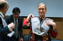 Titulitis falseada por altos cargos