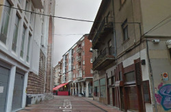 Torrelavega aprueba el derribo de un edificio junto a la iglesia de la Virgen Grande para construir viviendas
