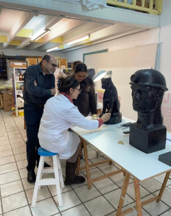 Torrelavega cataloga la obra de Mauro Muriedas cedida al Ayuntamiento y restaura algunas piezas