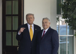 Trump pide a la UE que respete a Orb&aacute;n porque "tiene raz&oacute;n" en sus pol&iacute;ticas contra la migraci&oacute;n