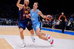 Un Bar&ccedil;a espeso cae en la trampa rusa de Xavi Pascual