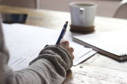 Un estudio confirma que escribir a mano mejora el aprendizaje y la memoria en los ni&ntilde;os y adolescentes