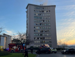 Un incendio en un piso de la calle Leonardo Torres Quevedo obliga a recluir a los vecinos en sus viviendas