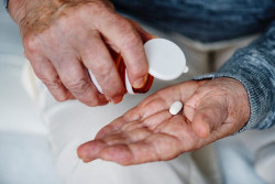 Una prueba gen&eacute;tica puede predecir el riesgo de que los medicamentos causen da&ntilde;o hep&aacute;tico