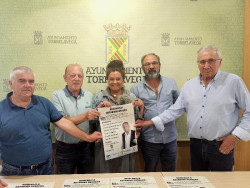 Varias corales act&uacute;an en el TMCE en homenaje Antonino Herrera, fundador del Coro Ronda Besaya