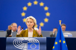 Von der Leyen anuncia un "instrumento espec&iacute;fico" para la reconstrucci&oacute;n de la Franja de Gaza como en Ucrania bla,bla y bla