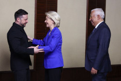 Von der Leyen avisa a Orb&aacute;n de que la UE entregar&aacute; "de una manera u otra" el pr&eacute;stamo de 90.000 millones a Kiev