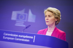 Von der Leyen insta a los 27 a hacer los "deberes" y elevar gasto en defensa mientras defiende que EEUU es "aliado"