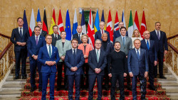 Zelenski y l&iacute;deres europeos apoyan que la l&iacute;nea de frente sea "punto de partida" de negociaciones con Rusia